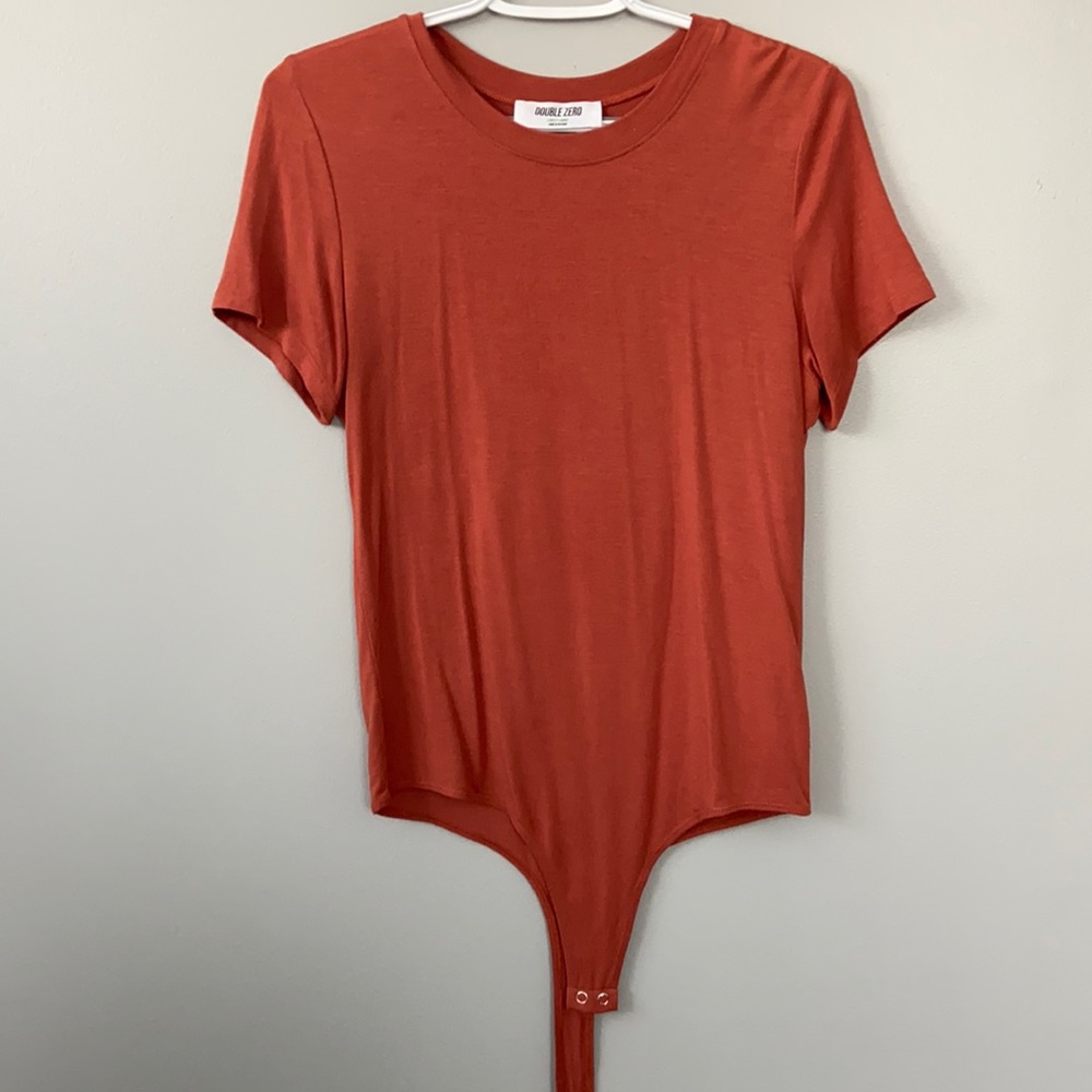 Rust colour T-shirt bodysuit. Size large. Brand: Double Zero